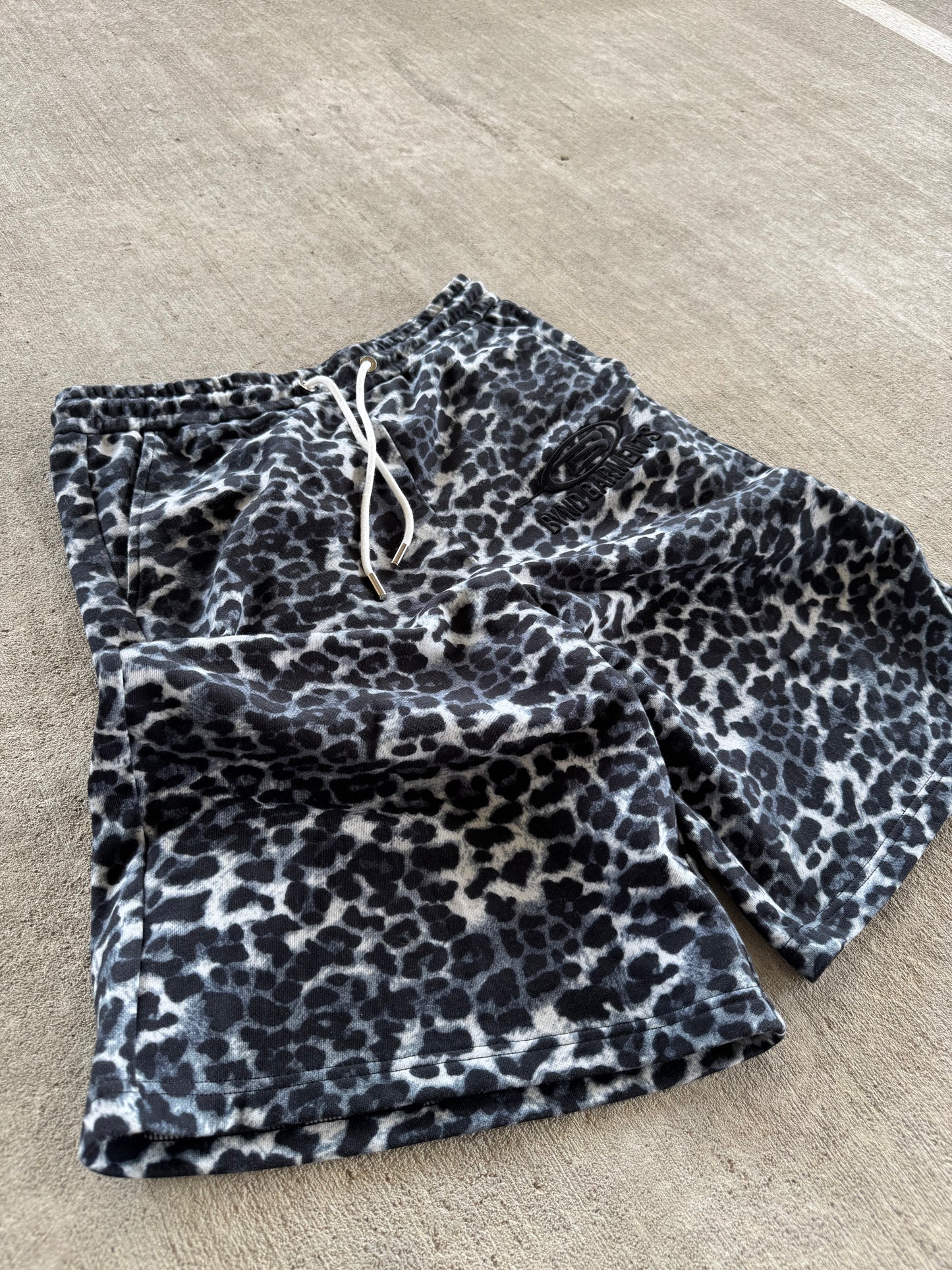 (Pre-Order) GhostCat Gray 3/4 Shorts